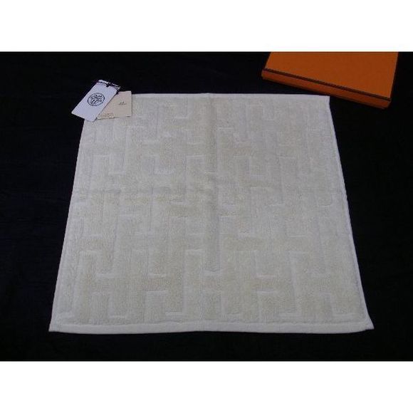 Hermes Stearns 100% Cotton Hand Towel Handkerchief Women Men Ivory Type As4803
